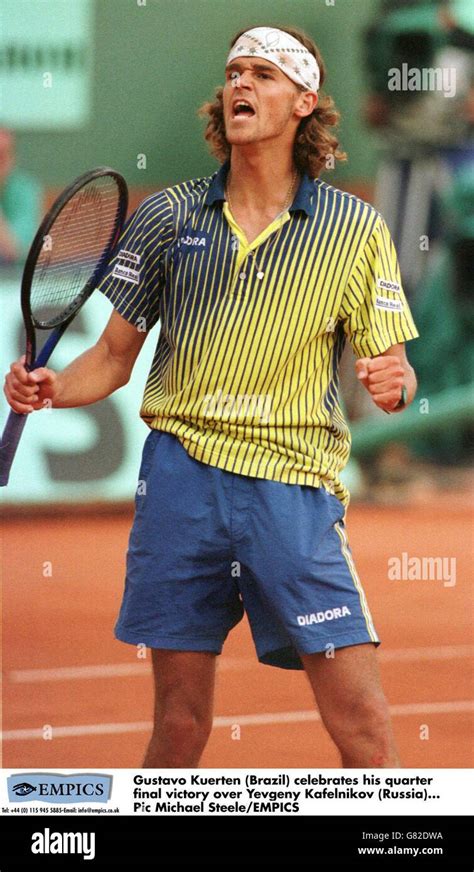 French Tennis Open- Gustavo Kuerten v Yevgeny Kuerten Stock Photo - Alamy