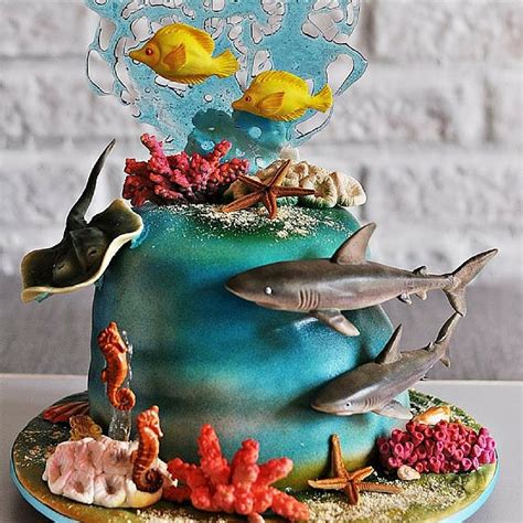 Fish Cake Tutorial & Coolest Under The Sea Themed Cakes - Cakerschool