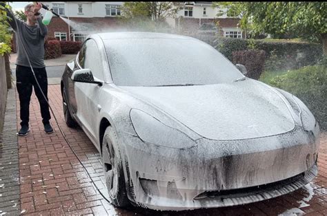 Best Way to Wash a Black Car - Ultimate Guide.