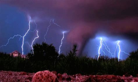 Tornado | Pictures of lightning, Thunderbolt and lightning, Lightning