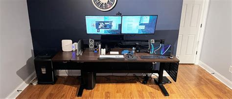 Corsair Platform:6 Standing Desk Review: Premium Design with a Price Tag to Match | Tom's Hardware