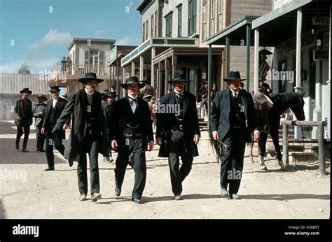 WYATT EARP (US 1994 DENNIS QUAID, LINDEN ASHBY, KEVIN COSTNER, MICHAEL MADSEN Stock Photo - Alamy