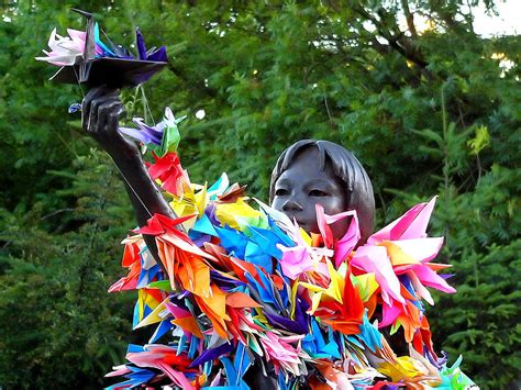 Sadako and the 1000 Paper Cranes | This statue in Seattle is… | Flickr