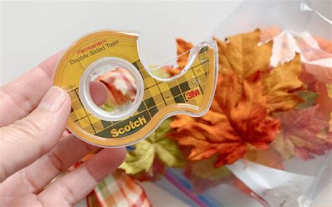 Easy Plastic Bag Wreath - Single Girl's DIY