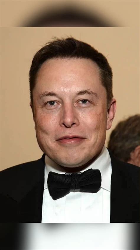 Pin di Elon Musk Tesla su Pins by you