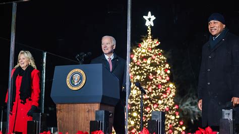 Late to Biden's Christmas Tree Lighting Ceremony; The audience said to clap - LOVEBYLIFE