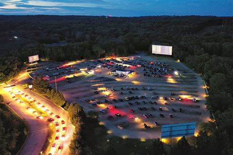 10 of the Best Drive-In Movie Theaters Around the United States