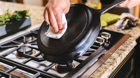 Winter Is Skillet Season. Here's How to Season Your Cast-Iron Cookware - CNET