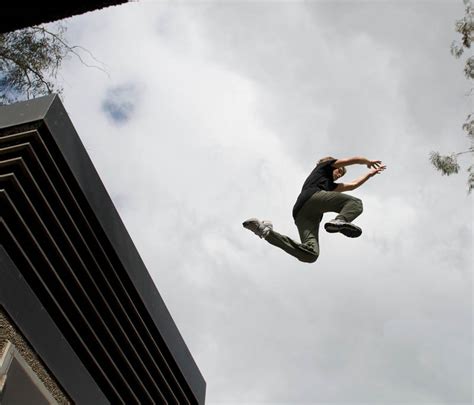 25 Incredible Parkour Photographs » TwistedSifter