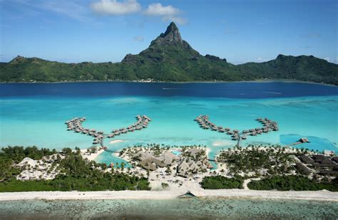 Bora Bora island and best beach hut resort - THE BEST BEACH