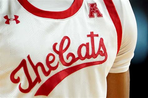 Look: Cincinnati Bearcats Basketball Releases New Jordan Throwback ...