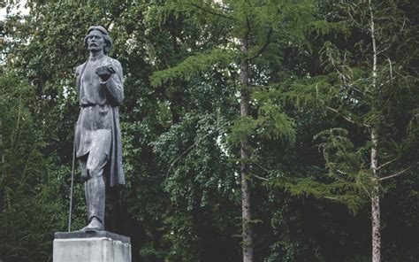 Complete Guide to Moscow’s Gorky Park (What to see and do)