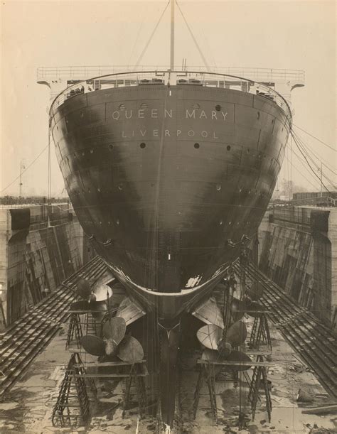 Queen Mary (1936) in dry dock Titanic Ship, Rms Titanic, Queen Mary ...