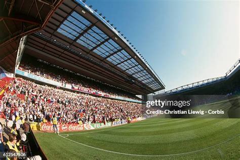 Anfield Crowd Photos and Premium High Res Pictures - Getty Images