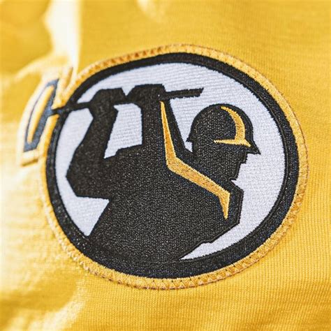 USFL’s Pittsburgh Maulers Unveil New Uniforms – SportsLogos.Net News