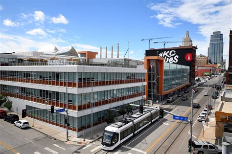 The Perfect Way to Explore Modern Kansas City? A Streetcar, Believe It ...