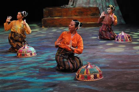 Kinding Sindaw at Pagbabalik (Tracing the Path Home) www.kindingsindaw.org. #dance #music # ...