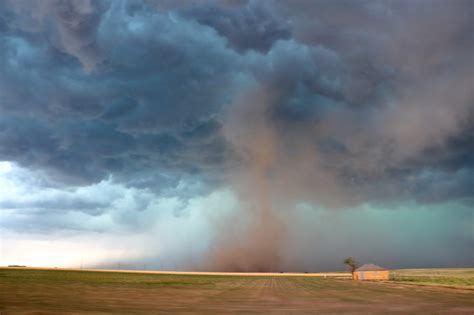 June 16, 2017 - https://www.stormchasingusa.com