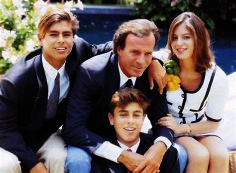 Enrique Iglesias: Famous Spanish singer and his celebrity family