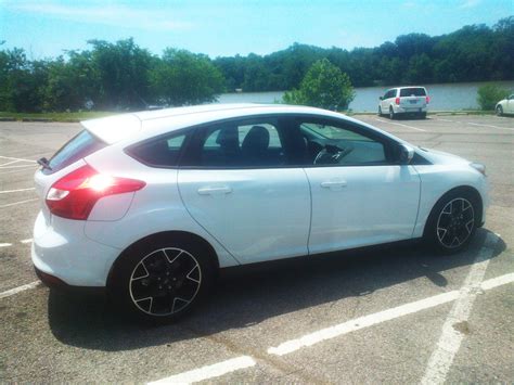 2014 Ford Focus: Hatchback or Sedan? Color? : r/cars