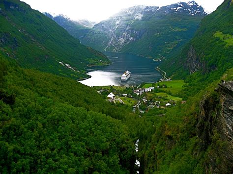 Life Around Us: Geirangerfjord Norway - Amazing Places