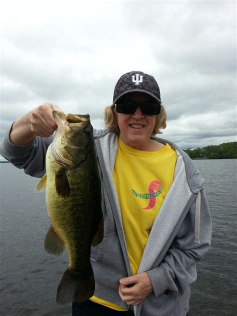 Lake Vermilion fishing action - Everett Bay Lodge