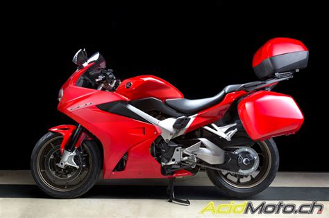 2014 Honda VFR 800 F: pics, specs and information - onlymotorbikes.com