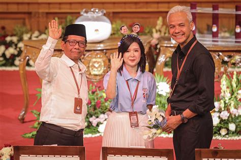 The enthusiasm of Prabowo-Gibran supporters at ballot number drawing - OBSERVER - the latest ...