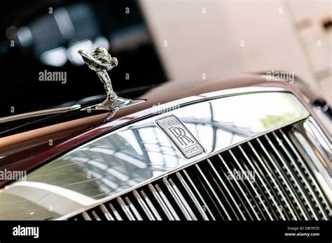 New Rolls Royce front Grill with bonnet mascot Emily Stock Photo - Alamy