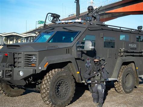 Victoria Police Special Operations Group gets new BearCat armoured vehicles | Herald Sun