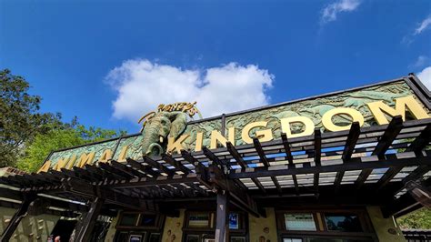 Disney's Animal Kingdom Entrance Sign Background Wallpaper - WDW Theme ...