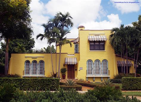 la modelo perfecta: Thursdays Of Yellow Houses in Miami Shores