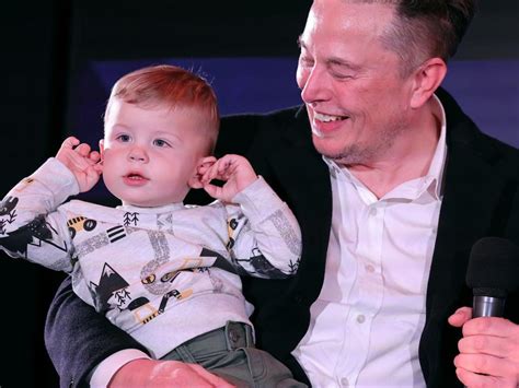 Elon Musk's 2-year-old son ran around Twitter's office and played with ...