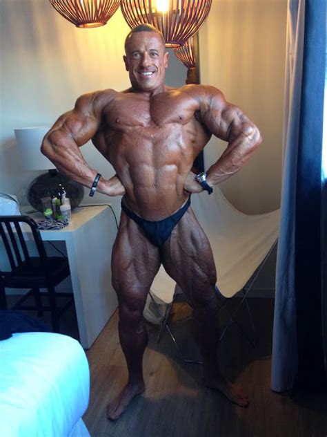 world bodybuilders pictures: united kingdom bodybuilder Chris Jones