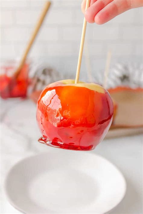 Easy Candy Apple Recipe - I Heart Eating