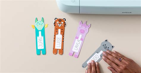 Personalized animal bookmarks for little readers – Cricut