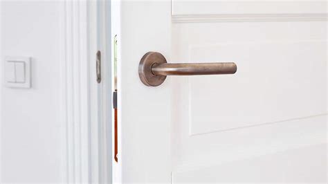 How to install door handles