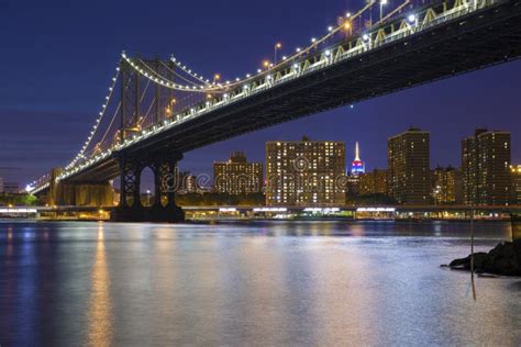 Manhattan Bridge at Night editorial image. Image of skyline - 68362450