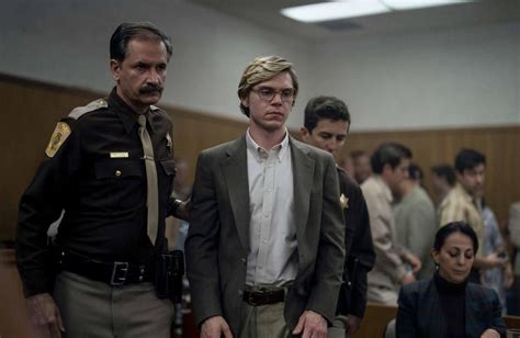 Jeffrey Dahmer : la série Netflix sur le tueur cannibale ne plaît pas ...