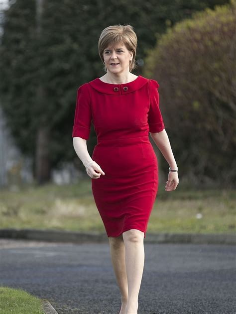 How to get the Nicola Sturgeon look