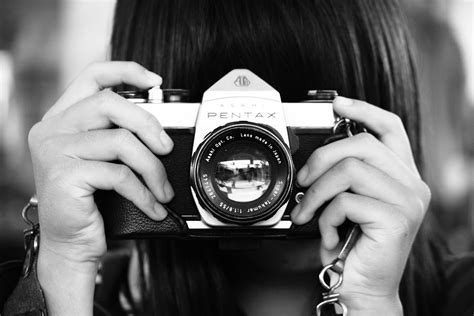 Woman DSLR Camera Free Stock Photo - NegativeSpace