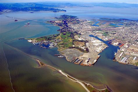 File:Richmond California aerial view with bridge.jpg - Wikipedia