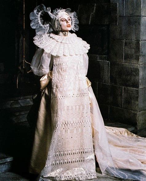 Lucy Westenra, Dracula. | Dracula costume, Costume design, Eiko ishioka