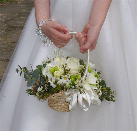 Flowergirl basket | Flower girl basket, White wedding flowers, Wedding confetti