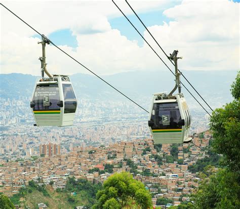 Opening of the Medellin Metrocable 6th line : the "P" line