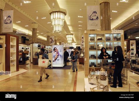 New york macy's interior hi-res stock photography and images - Alamy