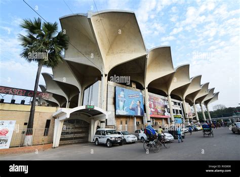 kamalapur rail station in Dhaka, Bangladesh Stock Photo - Alamy