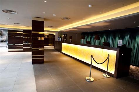 Hilton London Olympia Hotel | London 2020 UPDATED DEALS ₹6282, HD ...