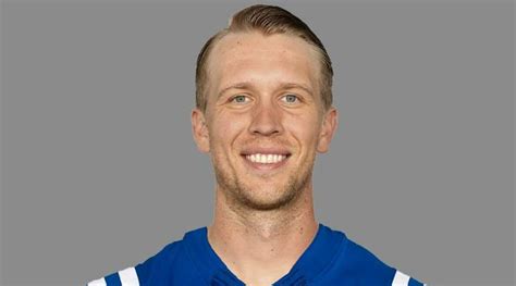 Nick Foles Height, Weight, Body Measurements, Shoe Size