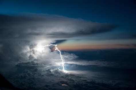 Lightning Strike by Santiago Borja | The Stormpilot - Art and Pictures